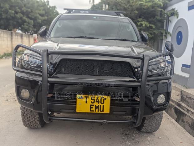 Toyota Hilux Surf 2005 Black