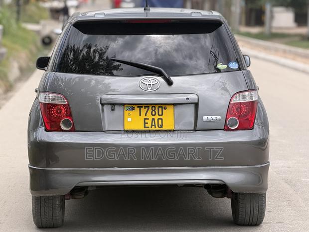 Toyota IST 2005 Gray