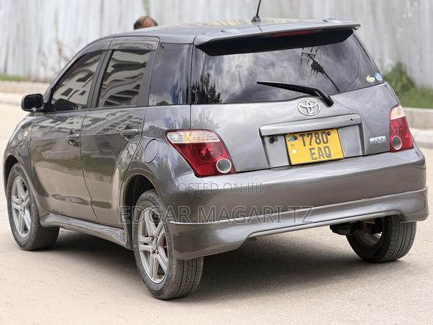 Toyota IST 2005 Gray