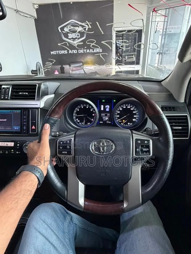 Toyota Land Cruiser Prado 2014