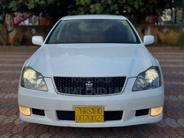 Toyota Crown 2006 White