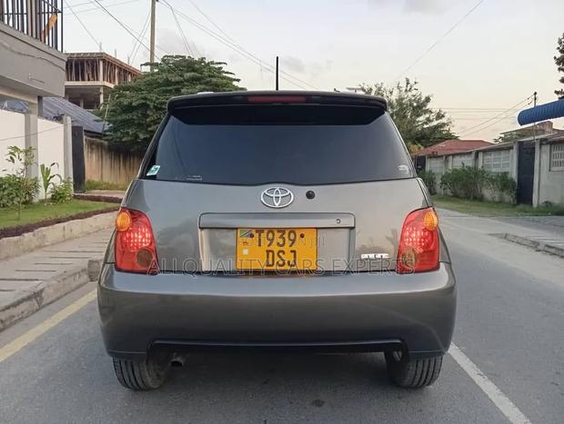 Toyota IST 2004 Gray