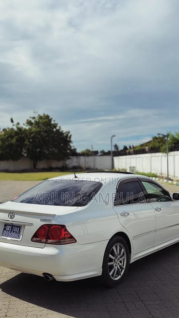 Toyota Crown 2007 White