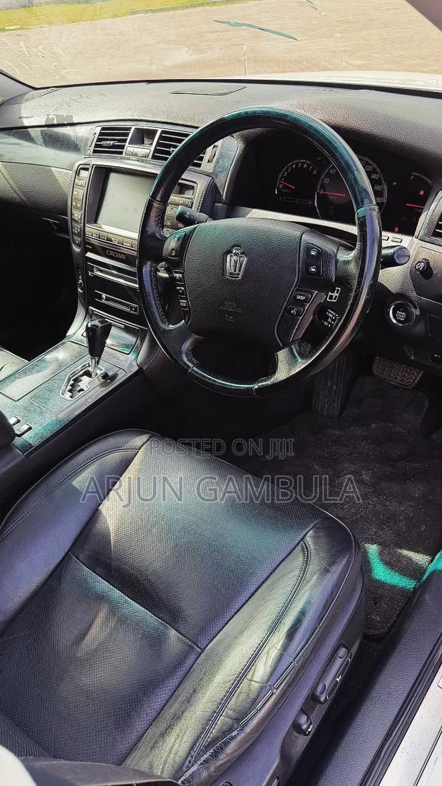 Toyota Crown 2007 White