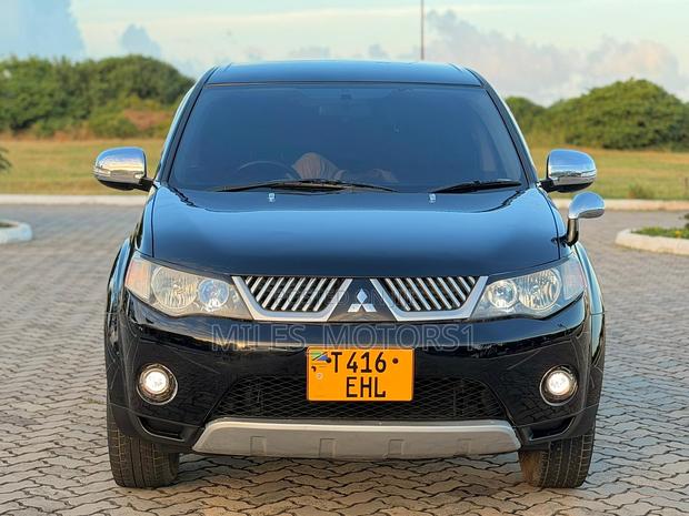 Mitsubishi Outlander 2012 Black