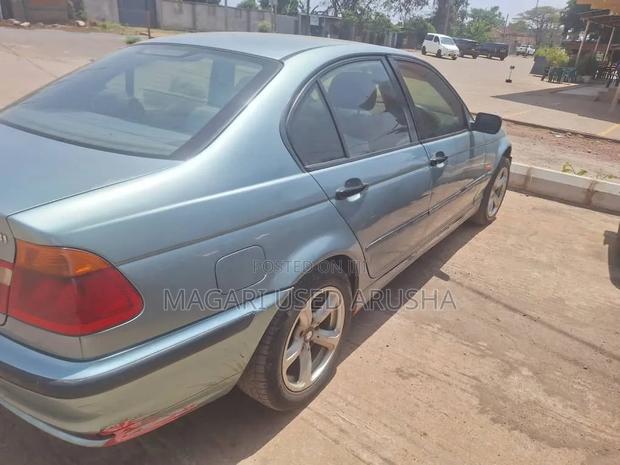 BMW 318i 2000 Gray