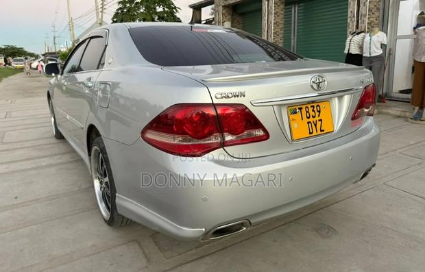 Toyota Crown 2008 Silver