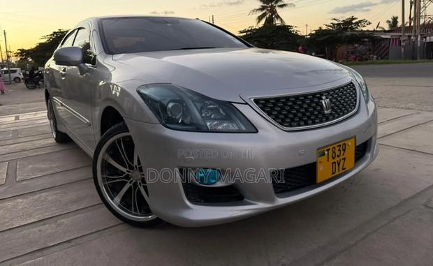 Toyota Crown 2008 Silver