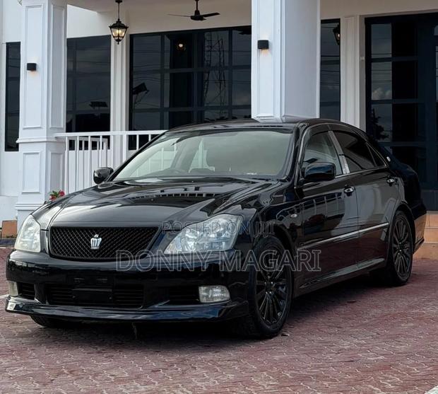 Toyota Crown 2006 Black