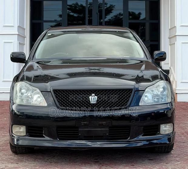 Toyota Crown 2006 Black