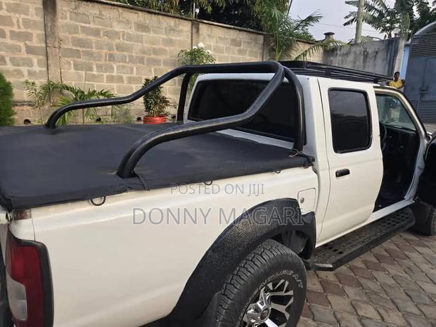 Nissan Hardbody 2016 White
