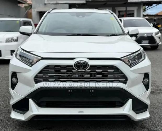 Toyota RAV4 2019 Off white