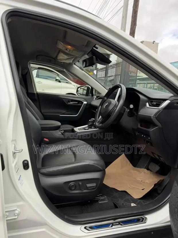 Toyota RAV4 2019 Off white