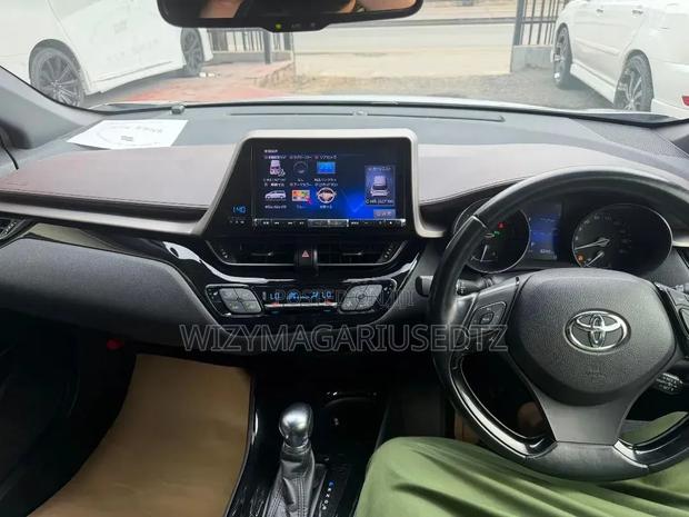 Toyota C-HR 2017 Gray