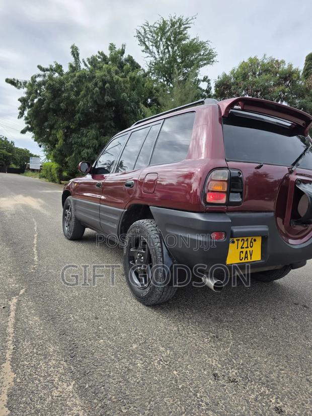 Toyota RAV4 Base FWD 1999 Maroon