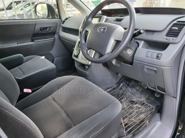 Toyota Voxy 2007 Black