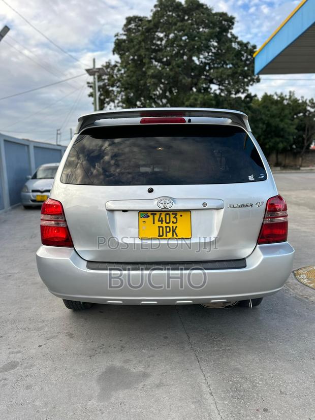 Toyota Kluger 2005 Silver
