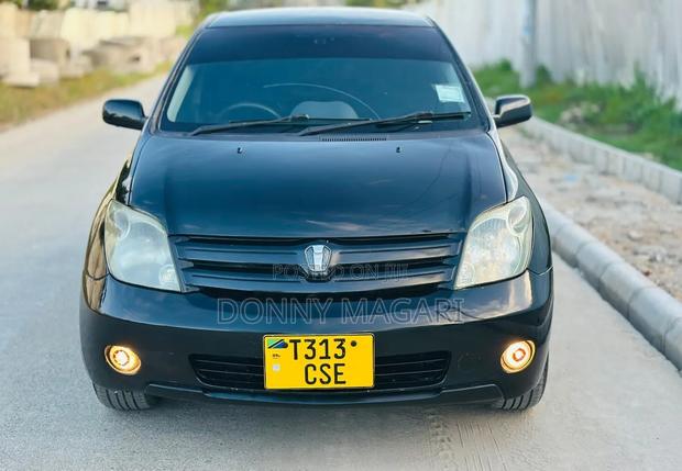 Toyota IST 2003 Black