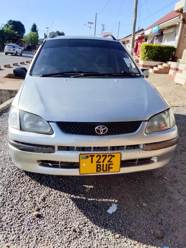 Toyota Corolla Spacio 2004 Silver