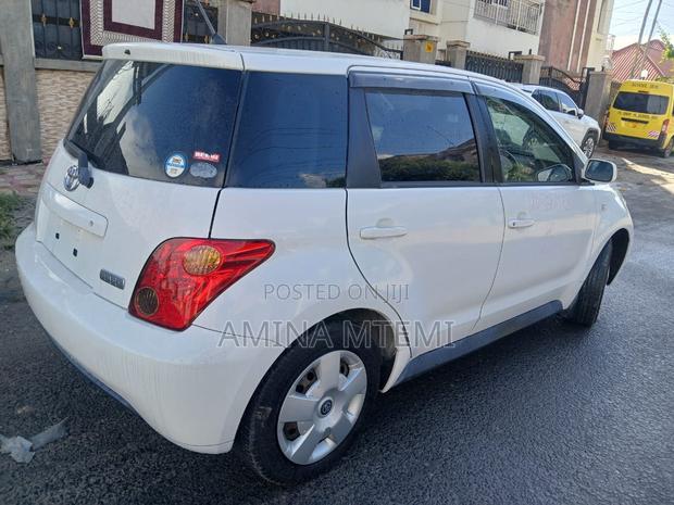 Toyota IST 2004 White
