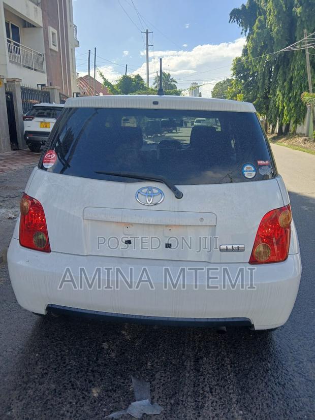 Toyota IST 2004 White