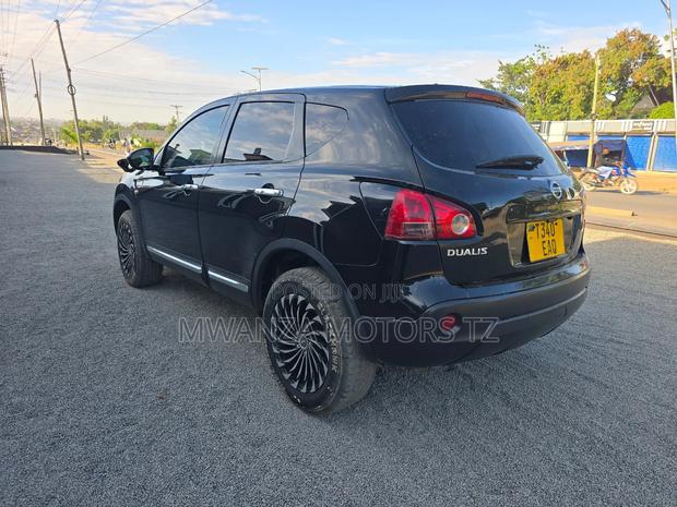 Nissan Dualis 2010 Black
