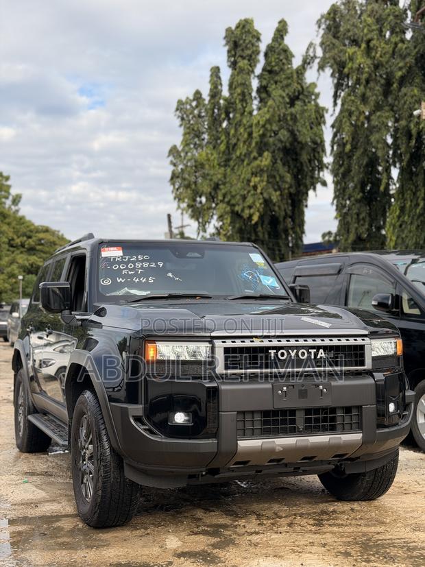 New Toyota Land Cruiser Prado 2.7 2025 Black