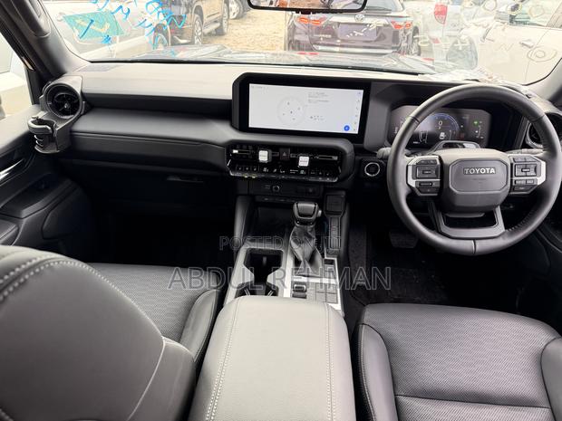 New Toyota Land Cruiser Prado 2.7 2025 Black