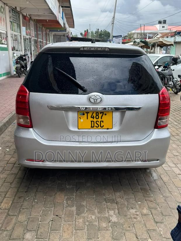 Toyota Wish 2006 Silver