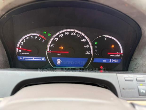 Toyota Crown 2007 White