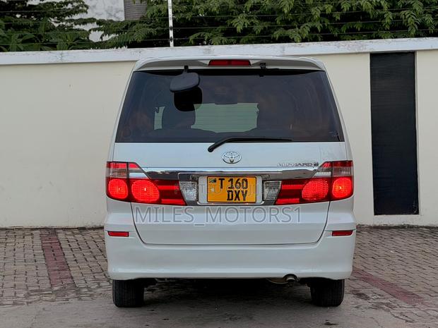 Toyota Alphard 2005 White