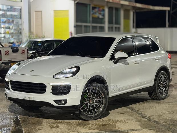 Porsche Cayenne 2016 White