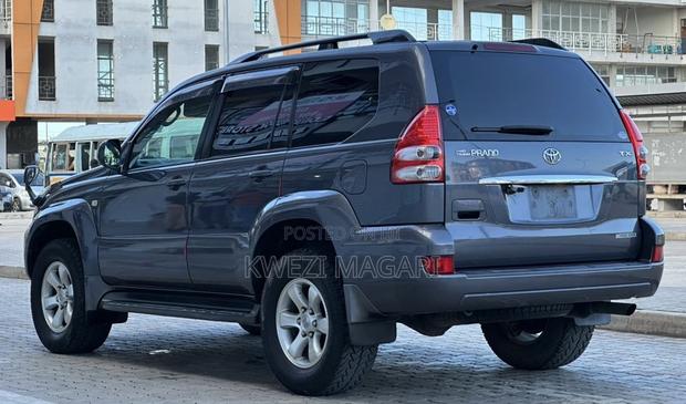 Toyota Land Cruiser Prado 2006 Gray