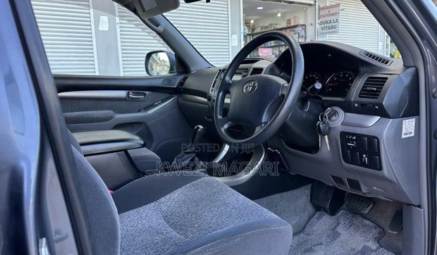 Toyota Land Cruiser Prado 2006 Gray