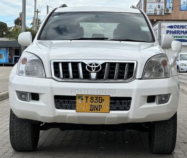 Toyota Land Cruiser Prado 2006 White
