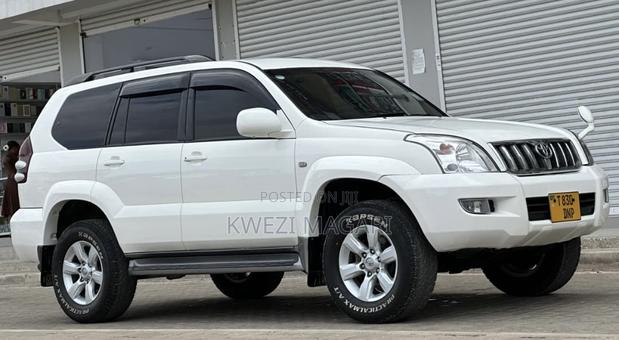 Toyota Land Cruiser Prado 2006 White
