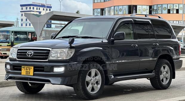 Toyota Land Cruiser 2005 Black
