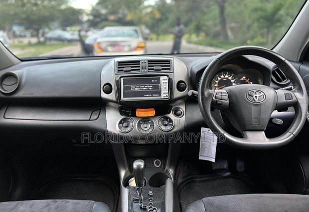 Toyota Vanguard 2012 Black