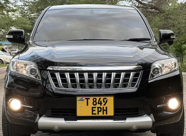 Toyota Vanguard 2012 Black
