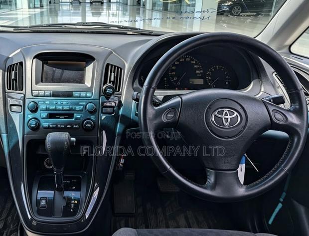 Toyota Harrier 2000 White