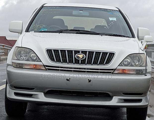 Toyota Harrier 2000 White