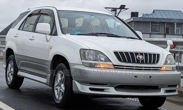 Toyota Harrier 2000 White