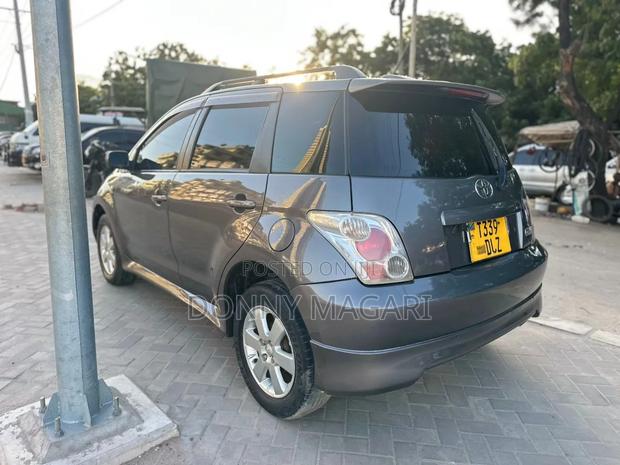 Toyota IST 2004 Gray