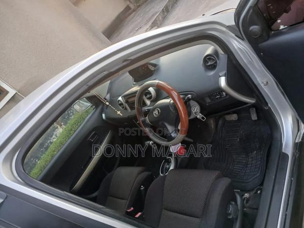 Toyota IST 2005 Silver