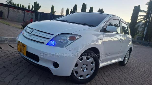 Toyota IST 2004 White