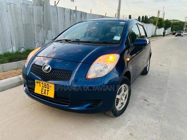 Toyota Vitz 2009 Blue