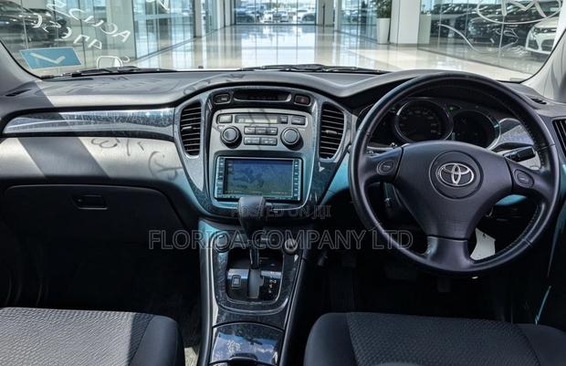 Toyota Kluger 2006 White