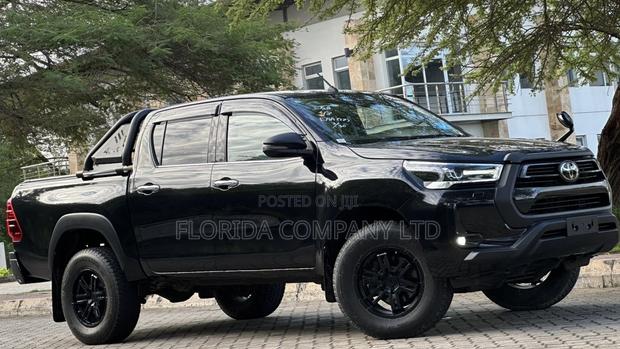 Toyota Hilux 2021 Black