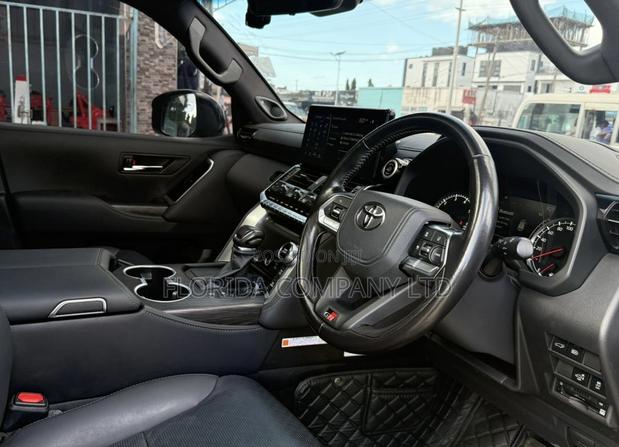 Toyota Land Cruiser 2023 Black
