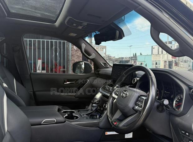 Toyota Land Cruiser 2023 Black
